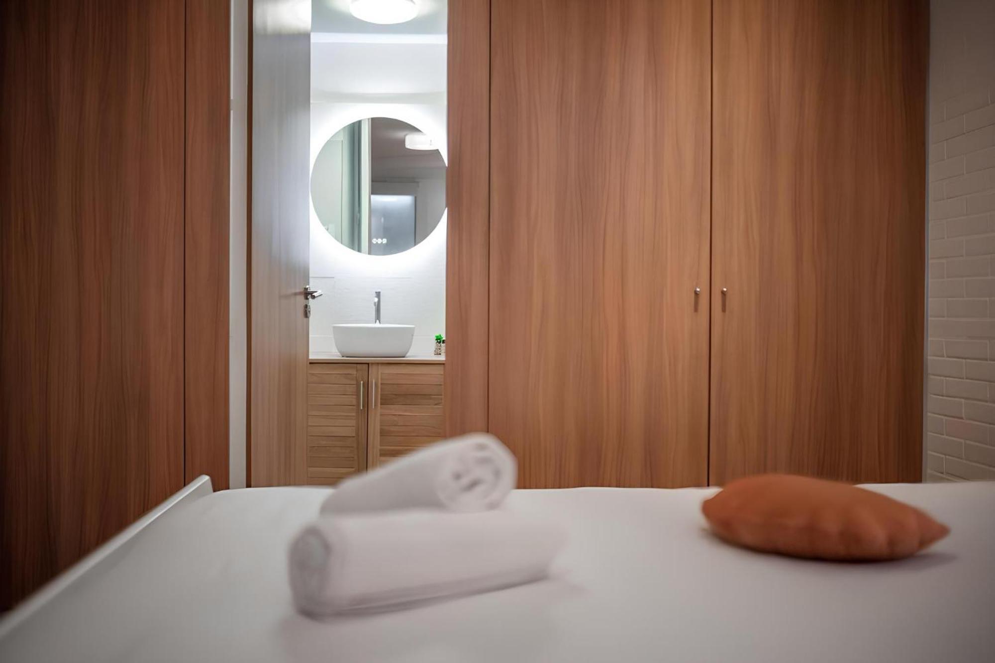 Cozy Appartement Plein Centre, Proche Gare/Plage Ментона Экстерьер фото
