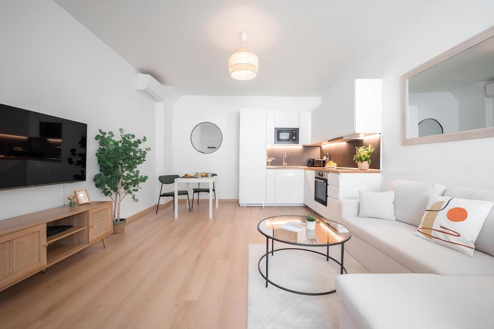 Cozy Appartement Plein Centre, Proche Gare/Plage Ментона Экстерьер фото
