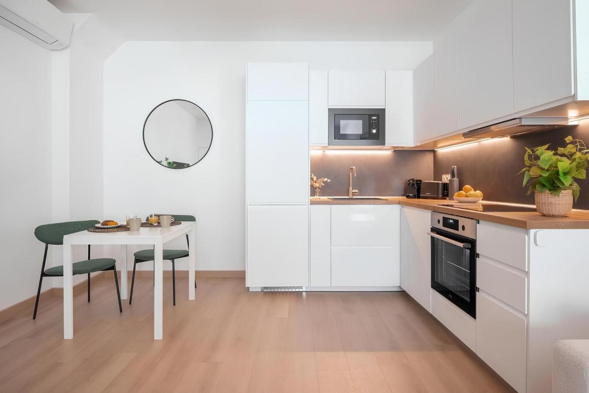 Cozy Appartement Plein Centre, Proche Gare/Plage Ментона Экстерьер фото
